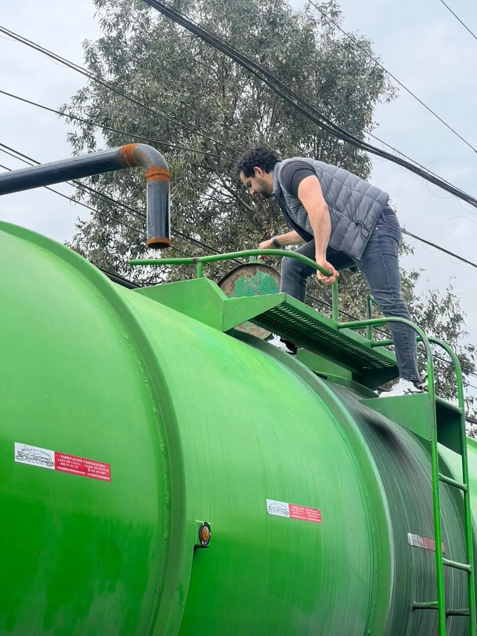 Aprendiendo sobre agua tratada en una planta de tratamiento de Grupo Rotoplas en Puebla.